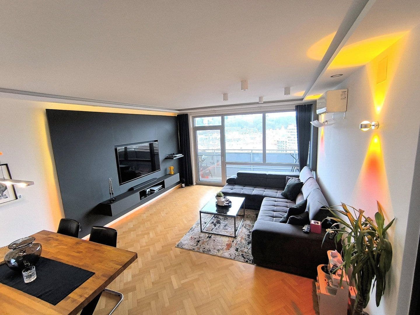 Prodej bytu 3+1 95 m², Saarbrücken, Země Sársko Prodej bytu 3+1 95 m², Saarbrücken, Země Sársko