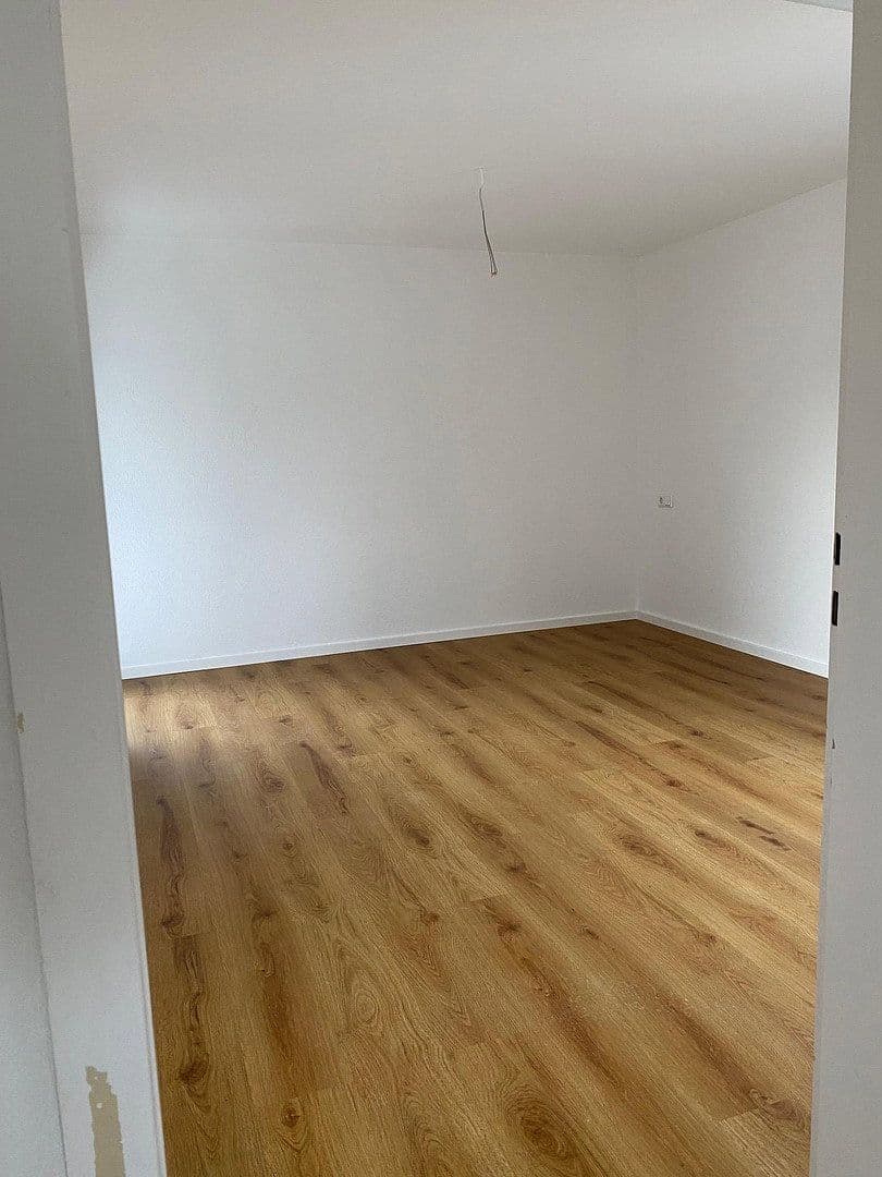 Prodej bytu 3+1 72 m², Talstr.43, Leutenbach, Bádensko-Württembersko Prodej bytu 3+1 72 m², Talstr.43, Leutenbach, Bádensko-Württembersko