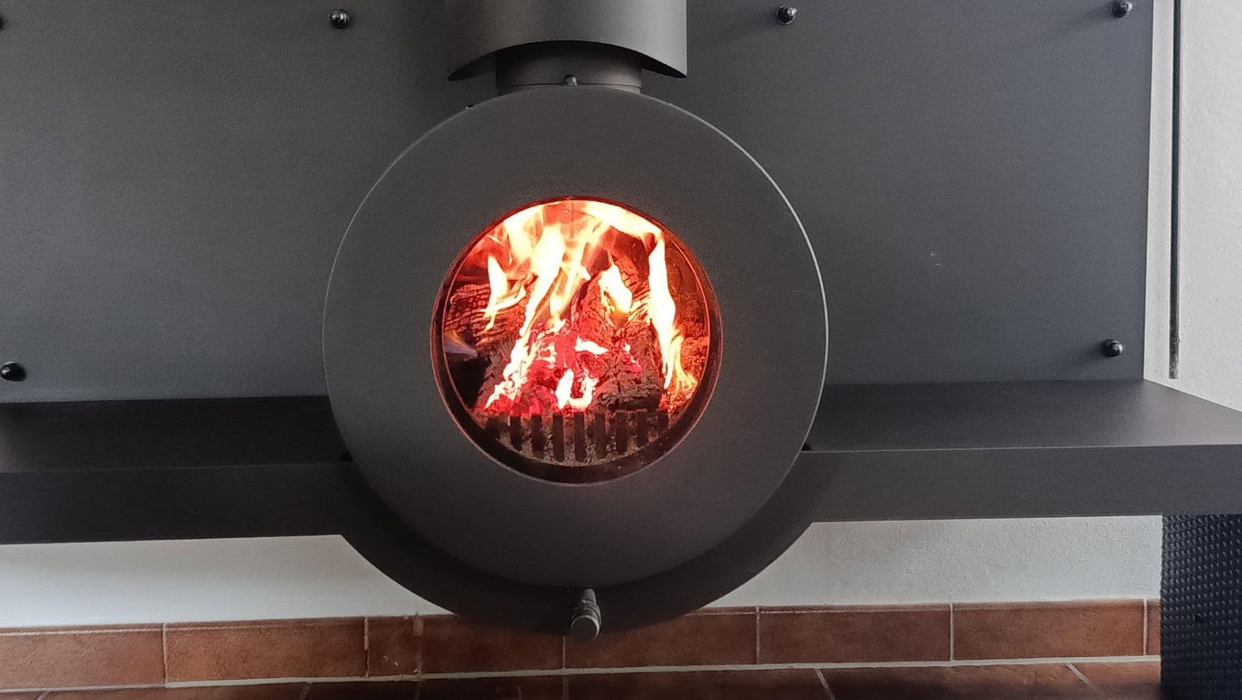 Prodej domu 160 m², pozemek 307 m², Neuhausen auf den Fildern, Bádensko-Württembersko Prodej domu 160 m², pozemek 307 m², Neuhausen auf den Fildern, Bádensko-Württembersko