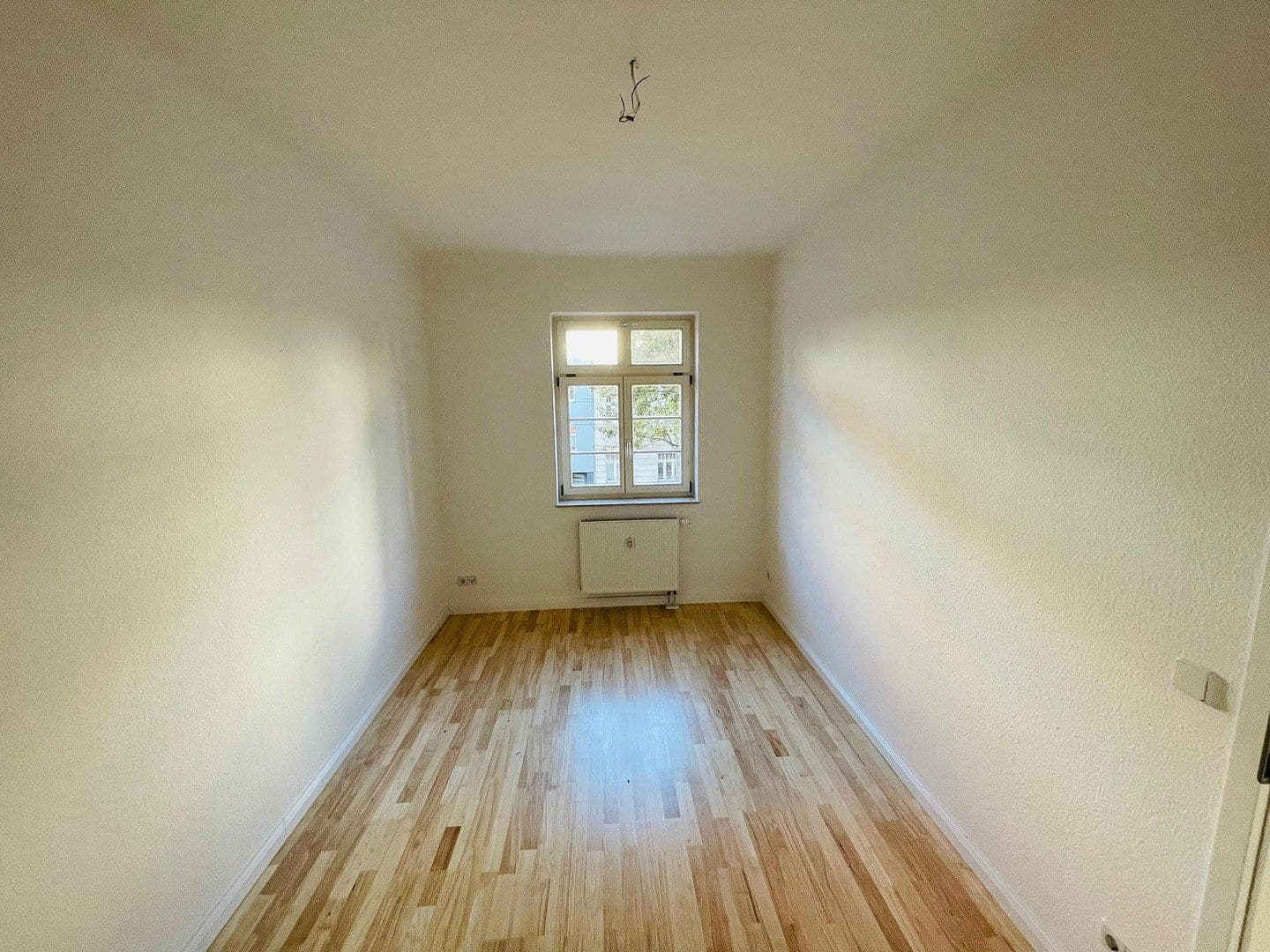 Pronájem bytu 3+1 64 m², Mockauer Straße 68, Leipzig, Sasko Pronájem bytu 3+1 64 m², Mockauer Straße 68, Leipzig, Sasko