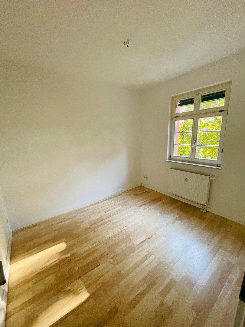 Pronájem bytu 3+1 64 m², Mockauer Straße 68, Leipzig, Sasko Pronájem bytu 3+1 64 m², Mockauer Straße 68, Leipzig, Sasko