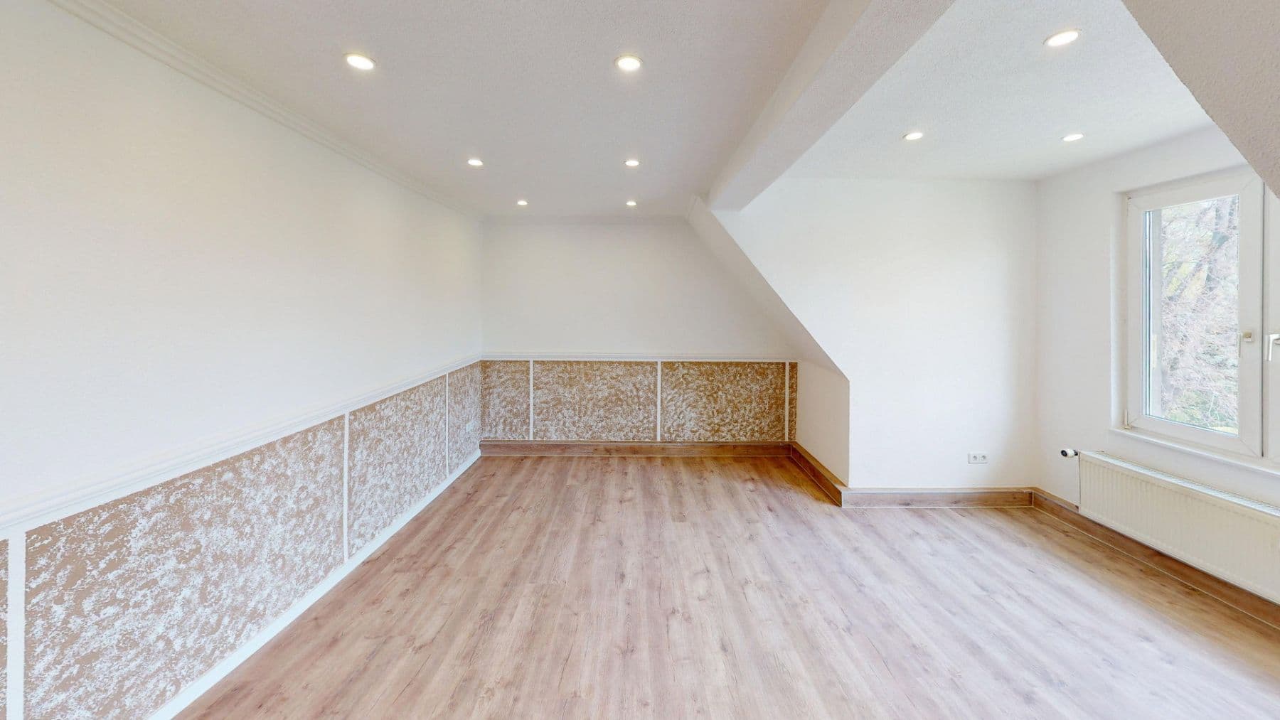 Prodej domu 250 m², pozemek 469 m², Bahnhofstraße 4A, Hohenmölsen, Sasko-Anhaltsko Prodej domu 250 m², pozemek 469 m², Bahnhofstraße 4A, Hohenmölsen, Sasko-Anhaltsko