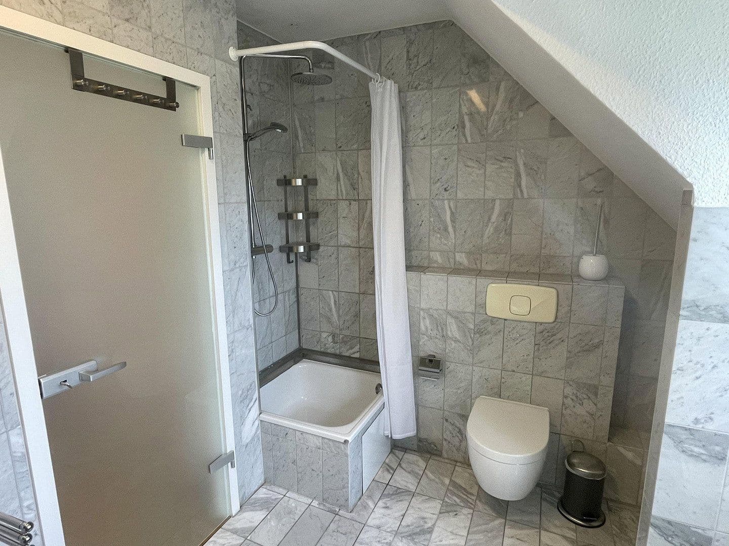 Prodej bytu 4+1 106 m², Köln, Severní Porýní-Vestfálsko Prodej bytu 4+1 106 m², Köln, Severní Porýní-Vestfálsko