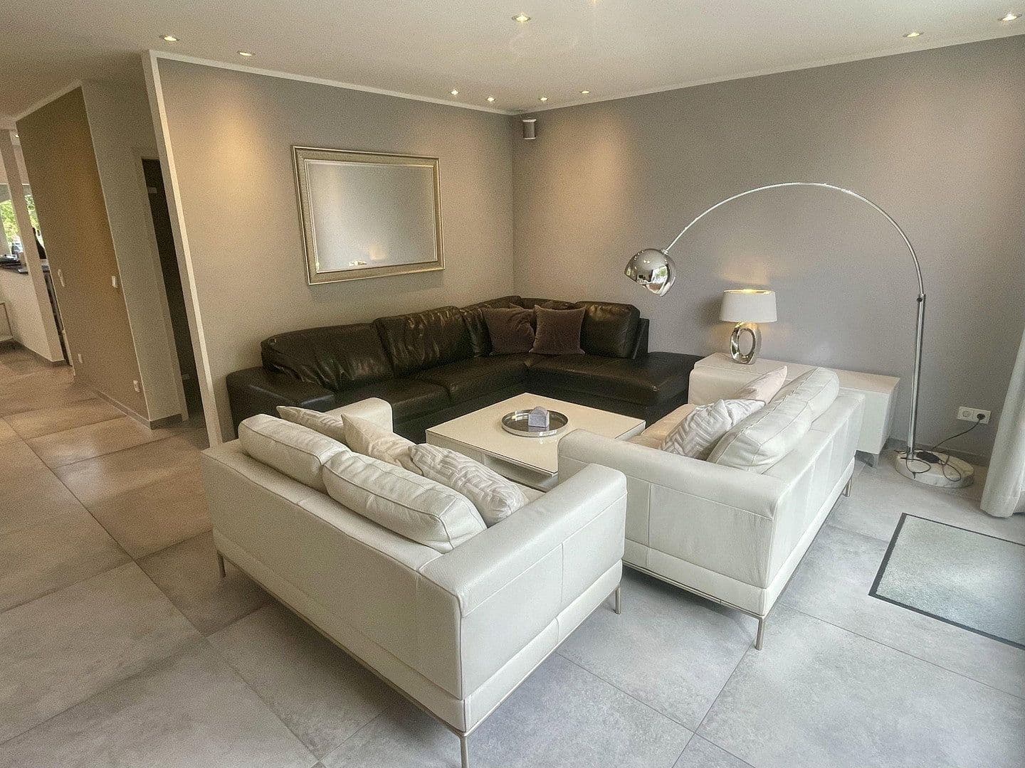 Prodej bytu 4+1 106 m², Köln, Severní Porýní-Vestfálsko Prodej bytu 4+1 106 m², Köln, Severní Porýní-Vestfálsko