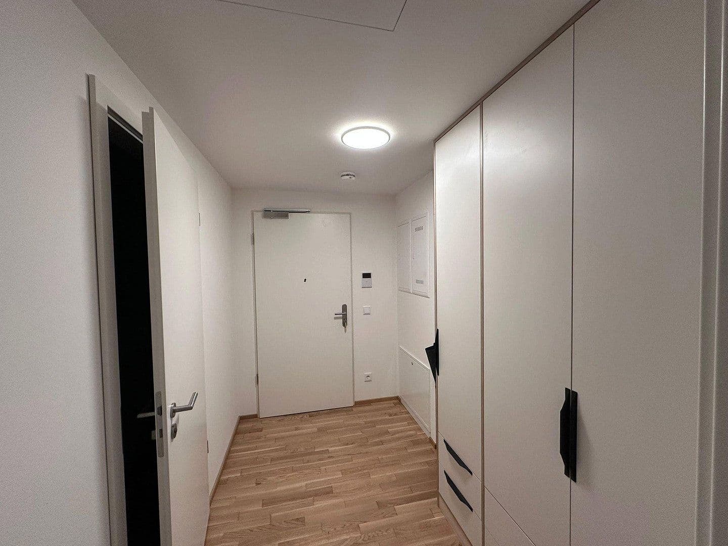 Pronájem bytu 1+1 40 m², Leipziger Straße 35A, Dresden, Sasko Pronájem bytu 1+1 40 m², Leipziger Straße 35A, Dresden, Sasko