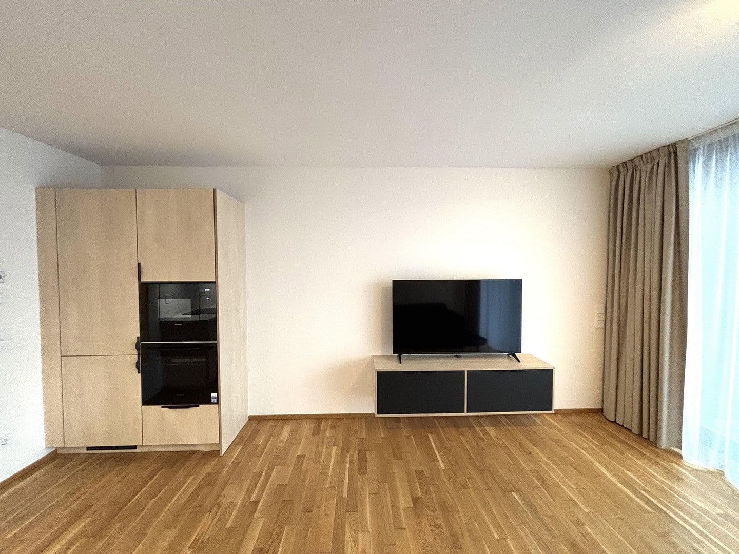 Pronájem bytu 1+1 40 m², Leipziger Straße 35A, Dresden, Sasko Pronájem bytu 1+1 40 m², Leipziger Straße 35A, Dresden, Sasko