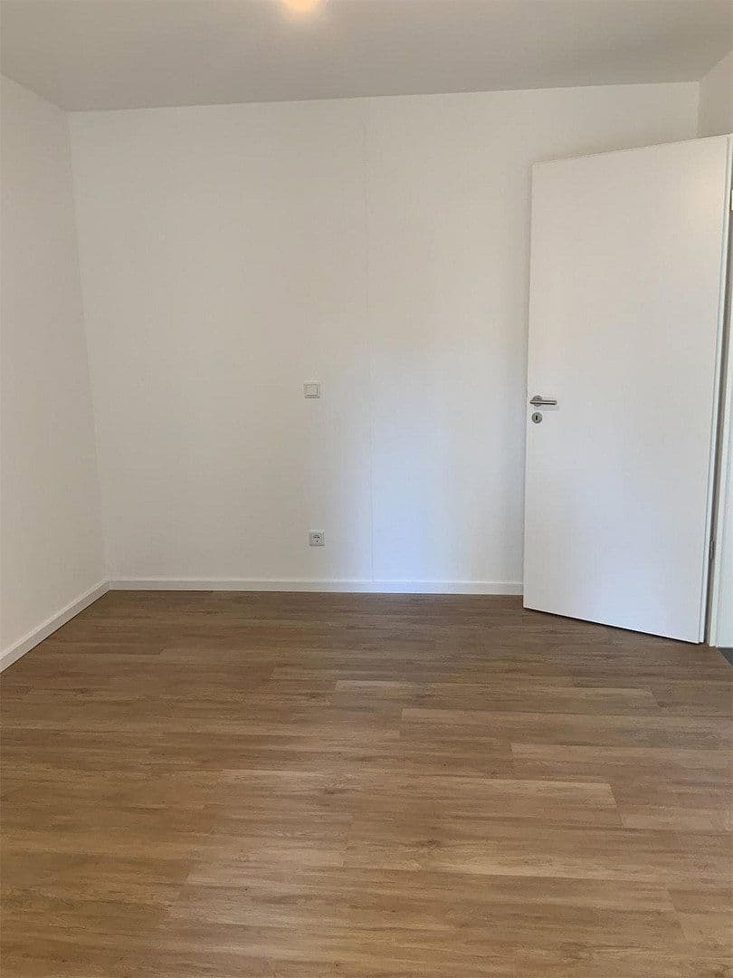 Pronájem bytu 4+1 118 m², Goerdelerstraße 33, Offenbach, Hessen Pronájem bytu 4+1 118 m², Goerdelerstraße 33, Offenbach, Hessen