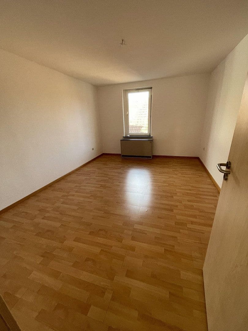 Pronájem bytu 3+1 72 m², Hauptstr. 34, Helmstedt, Dolní Sasko Pronájem bytu 3+1 72 m², Hauptstr. 34, Helmstedt, Dolní Sasko