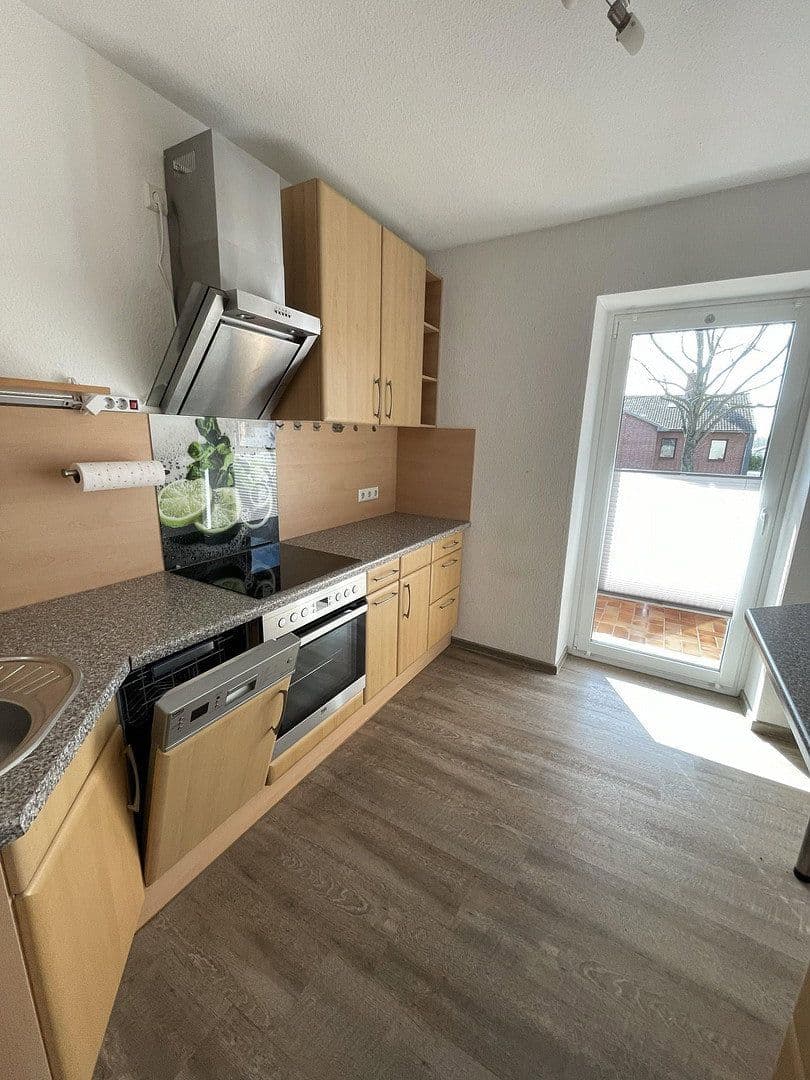 Pronájem bytu 3+1 72 m², Hauptstr. 34, Helmstedt, Dolní Sasko Pronájem bytu 3+1 72 m², Hauptstr. 34, Helmstedt, Dolní Sasko