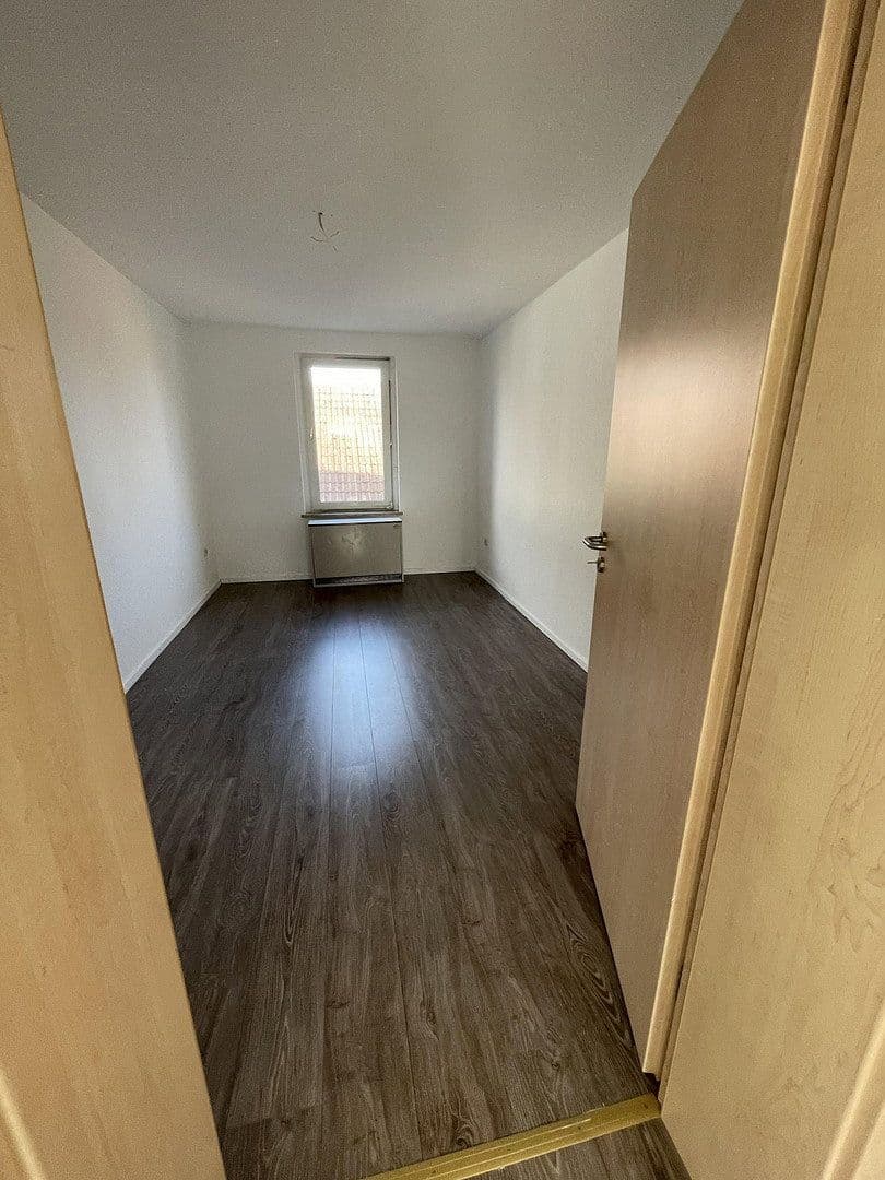 Pronájem bytu 3+1 72 m², Hauptstr. 34, Helmstedt, Dolní Sasko Pronájem bytu 3+1 72 m², Hauptstr. 34, Helmstedt, Dolní Sasko