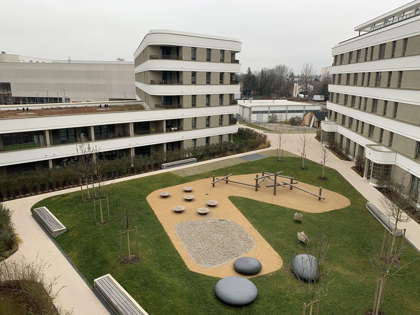 Pronájem bytu 3+1 80 m², Hermann-Weihnhauser-Str. 70, München, Bavorsko Pronájem bytu 3+1 80 m², Hermann-Weihnhauser-Str. 70, München, Bavorsko