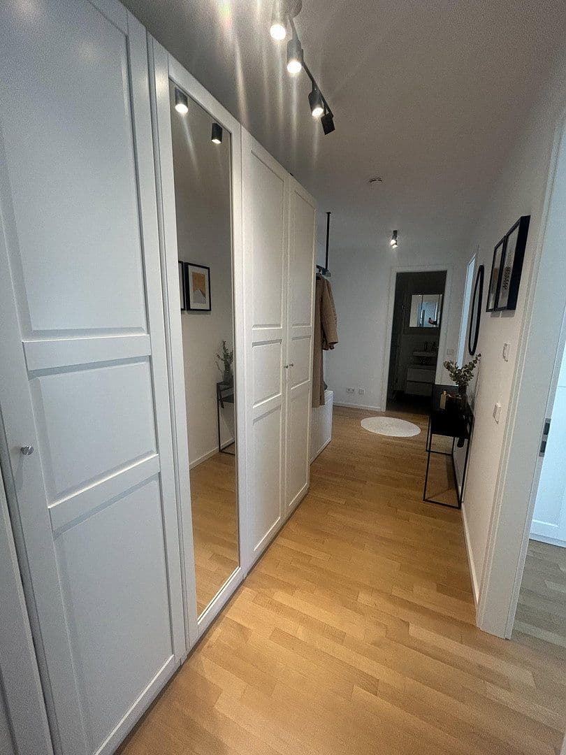 Pronájem bytu 3+1 80 m², Hermann-Weihnhauser-Str. 70, München, Bavorsko Pronájem bytu 3+1 80 m², Hermann-Weihnhauser-Str. 70, München, Bavorsko