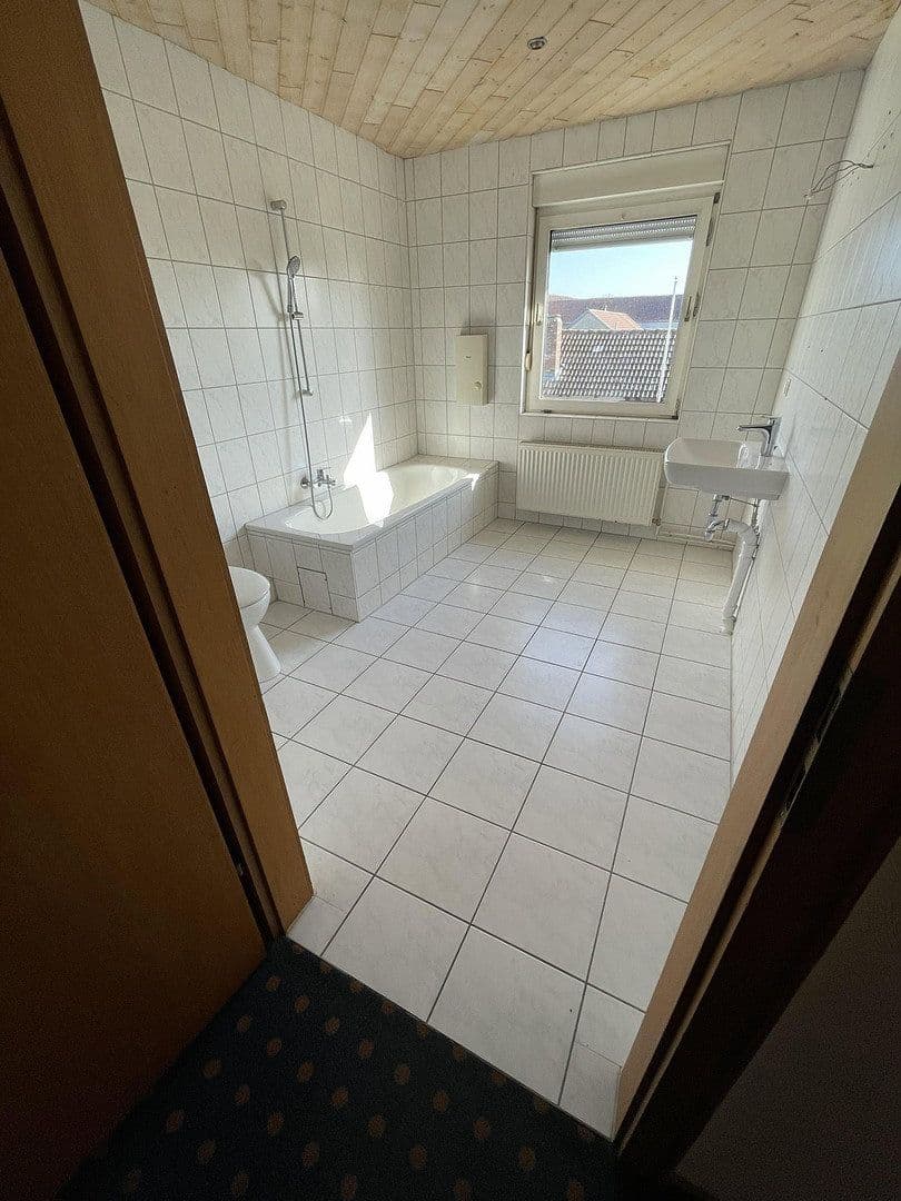 Pronájem bytu 4+1 137 m², Hauptstr. 34, Helmstedt, Dolní Sasko Pronájem bytu 4+1 137 m², Hauptstr. 34, Helmstedt, Dolní Sasko