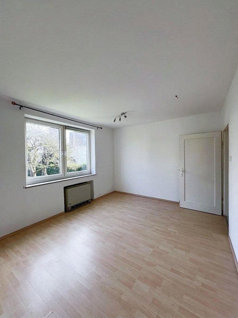 Prodej domu 192 m², pozemek 440 m², Fuldabrück, Hessen Prodej domu 192 m², pozemek 440 m², Fuldabrück, Hessen