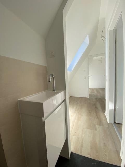 Pronájem bytu 3+kk 85 m², Schmalestr.1, Wiernsheim, Bádensko-Württembersko Pronájem bytu 3+kk 85 m², Schmalestr.1, Wiernsheim, Bádensko-Württembersko