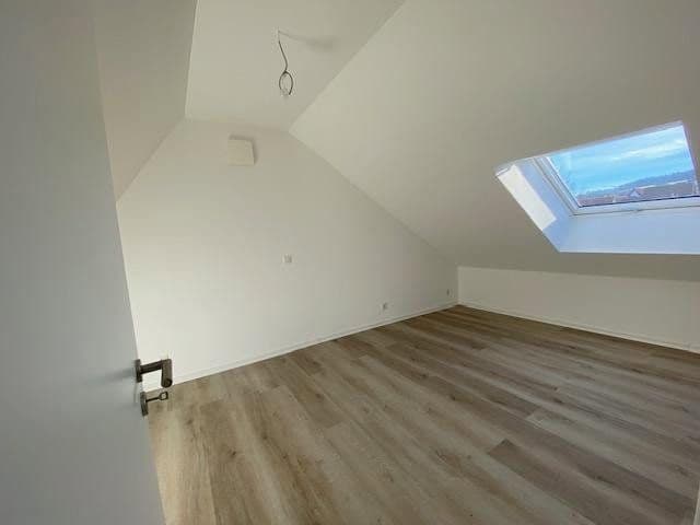 Pronájem bytu 3+kk 85 m², Schmalestr.1, Wiernsheim, Bádensko-Württembersko Pronájem bytu 3+kk 85 m², Schmalestr.1, Wiernsheim, Bádensko-Württembersko