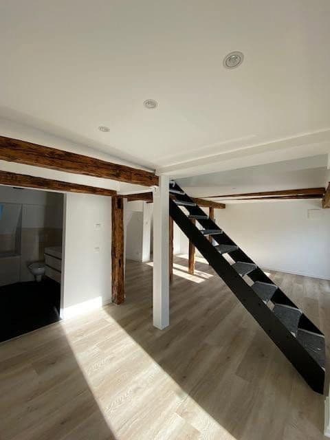 Pronájem bytu 3+kk 85 m², Schmalestr.1, Wiernsheim, Bádensko-Württembersko Pronájem bytu 3+kk 85 m², Schmalestr.1, Wiernsheim, Bádensko-Württembersko