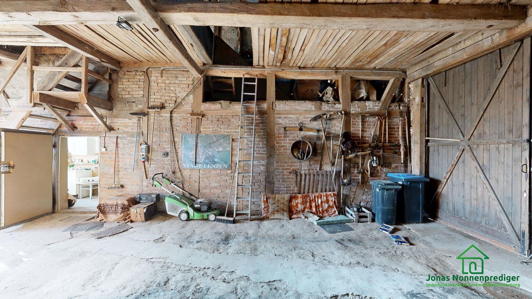 Prodej domu 131 m², pozemek 1.221 m², Berliner Straße 38a, Lenzen (Elbe), Braniborsko Prodej domu 131 m², pozemek 1.221 m², Berliner Straße 38a, Lenzen (Elbe), Braniborsko