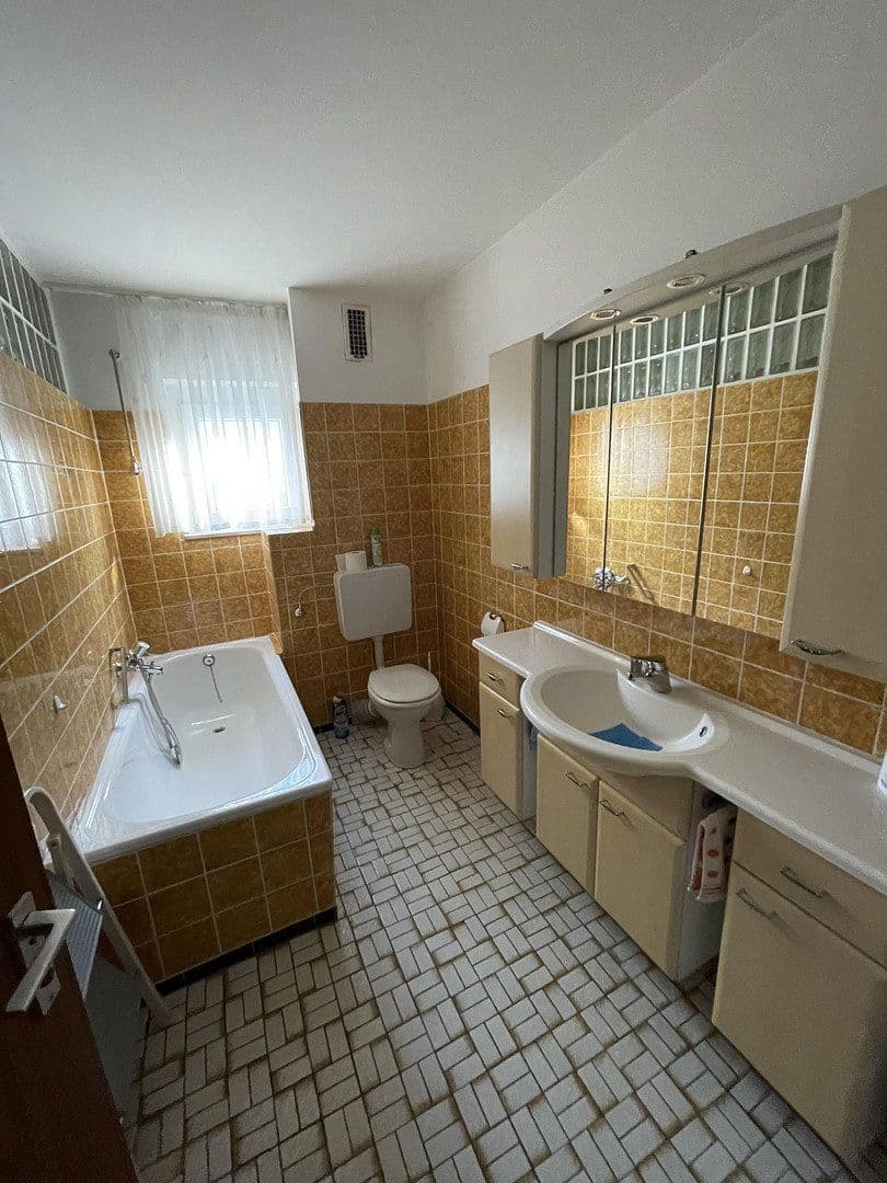 Prodej domu 92 m², pozemek 471 m², Silberdistelweg 18, Reutlingen, Bádensko-Württembersko Prodej domu 92 m², pozemek 471 m², Silberdistelweg 18, Reutlingen, Bádensko-Württembersko