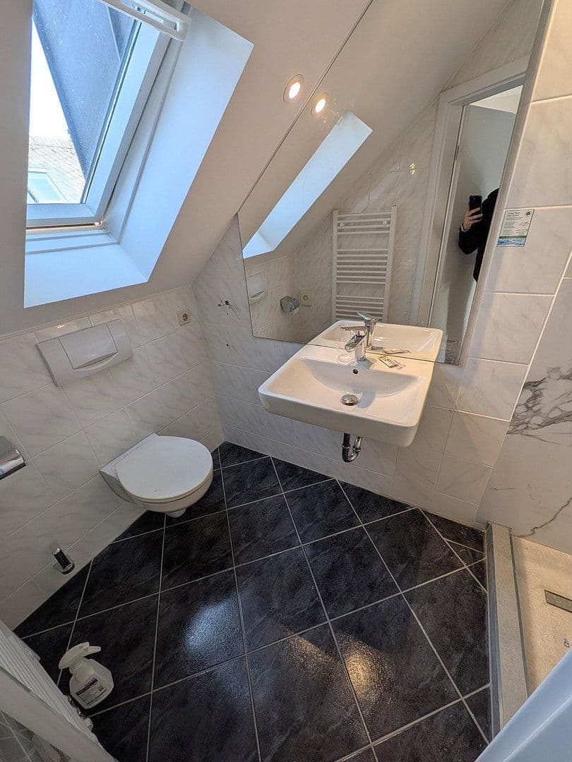 Pronájem bytu 4+1 108 m², Schmidtstraße 8, Rüdesheim am Rhein, Hessen Pronájem bytu 4+1 108 m², Schmidtstraße 8, Rüdesheim am Rhein, Hessen