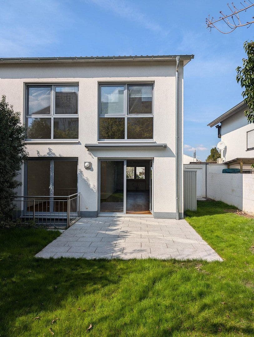 Pronájem domu 189 m², pozemek 343 m², Im Brünnel 26A, Hirschberg an der Bergstraße, Bádensko-Württembersko Pronájem domu 189 m², pozemek 343 m², Im Brünnel 26A, Hirschberg an der Bergstraße, Bádensko-Württembersko