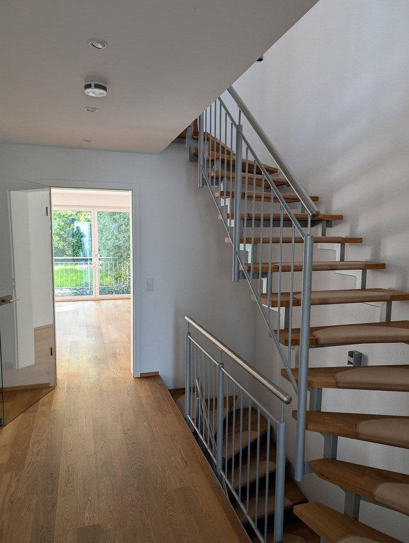 Pronájem domu 189 m², pozemek 343 m², Im Brünnel 26A, Hirschberg an der Bergstraße, Bádensko-Württembersko Pronájem domu 189 m², pozemek 343 m², Im Brünnel 26A, Hirschberg an der Bergstraße, Bádensko-Württembersko