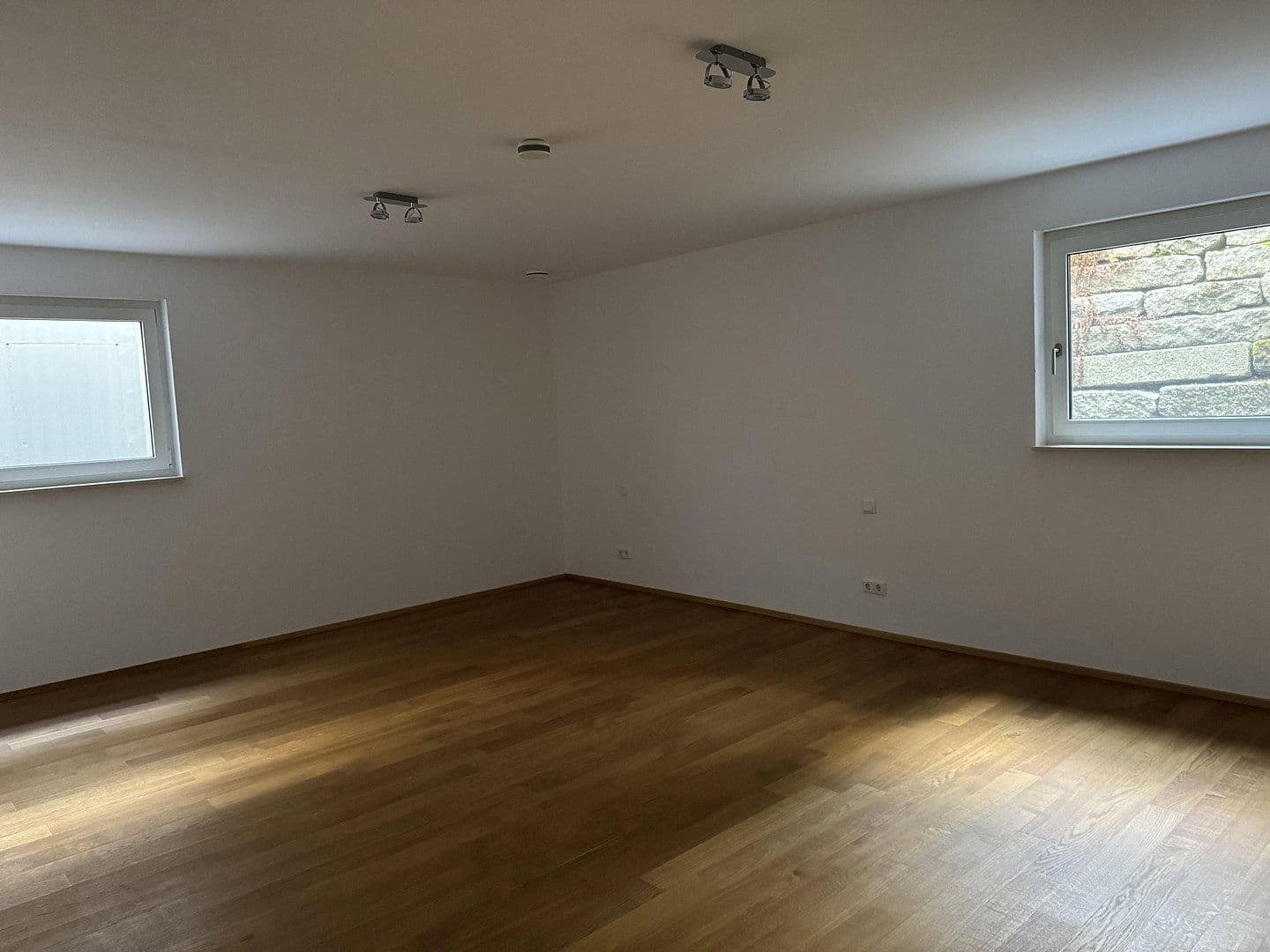 Pronájem domu 189 m², pozemek 343 m², Im Brünnel 26A, Hirschberg an der Bergstraße, Bádensko-Württembersko Pronájem domu 189 m², pozemek 343 m², Im Brünnel 26A, Hirschberg an der Bergstraße, Bádensko-Württembersko