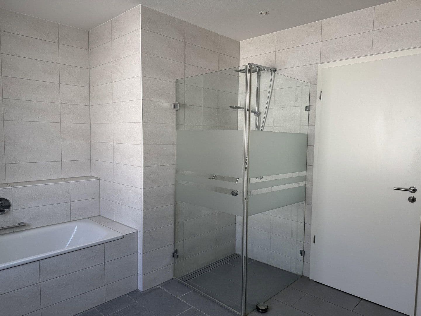 Pronájem domu 189 m², pozemek 343 m², Im Brünnel 26A, Hirschberg an der Bergstraße, Bádensko-Württembersko Pronájem domu 189 m², pozemek 343 m², Im Brünnel 26A, Hirschberg an der Bergstraße, Bádensko-Württembersko