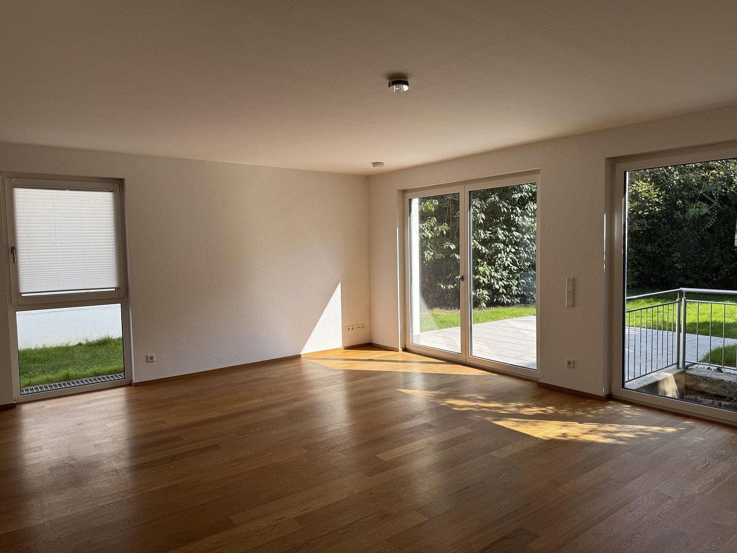 Pronájem domu 189 m², pozemek 343 m², Im Brünnel 26A, Hirschberg an der Bergstraße, Bádensko-Württembersko Pronájem domu 189 m², pozemek 343 m², Im Brünnel 26A, Hirschberg an der Bergstraße, Bádensko-Württembersko