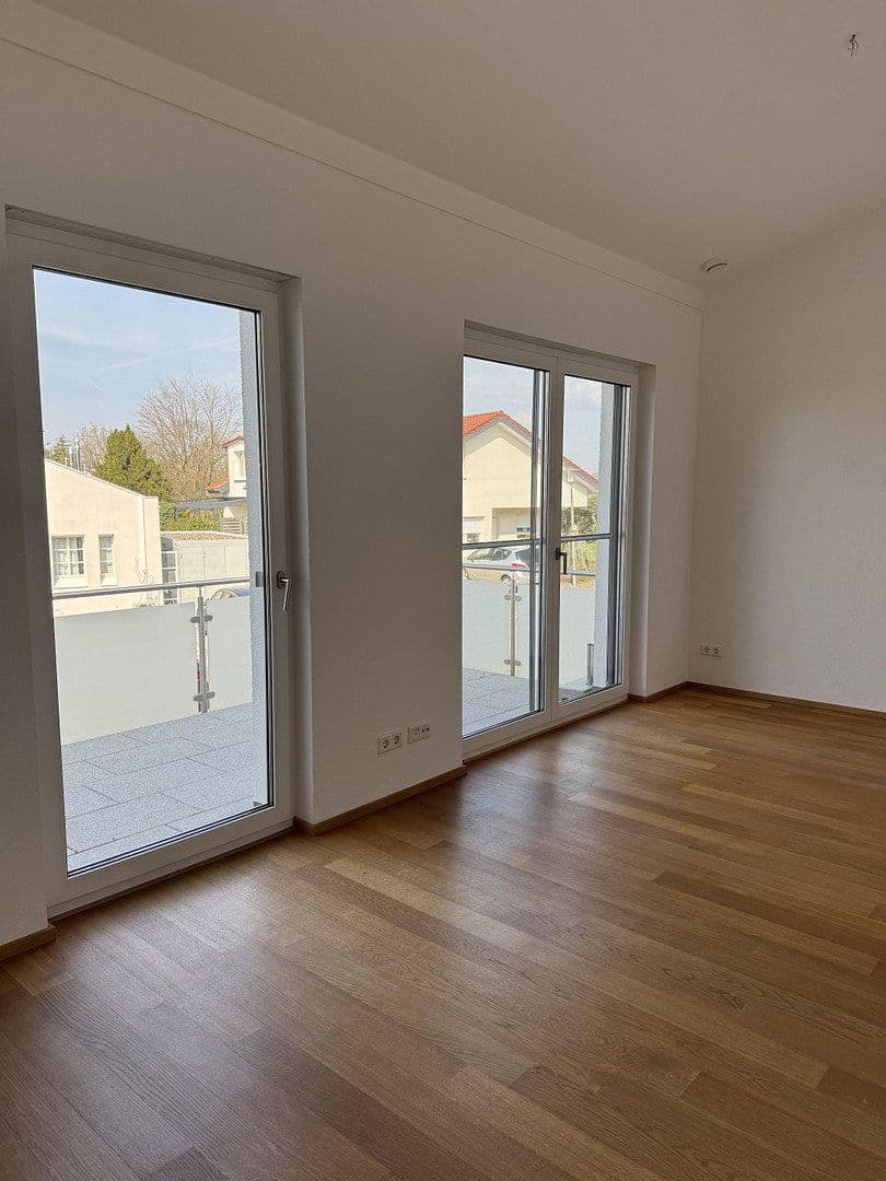 Pronájem domu 189 m², pozemek 343 m², Im Brünnel 26A, Hirschberg an der Bergstraße, Bádensko-Württembersko Pronájem domu 189 m², pozemek 343 m², Im Brünnel 26A, Hirschberg an der Bergstraße, Bádensko-Württembersko