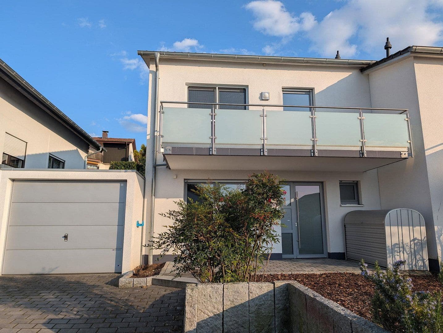 Pronájem domu 189 m², pozemek 343 m², Im Brünnel 26A, Hirschberg an der Bergstraße, Bádensko-Württembersko Pronájem domu 189 m², pozemek 343 m², Im Brünnel 26A, Hirschberg an der Bergstraße, Bádensko-Württembersko