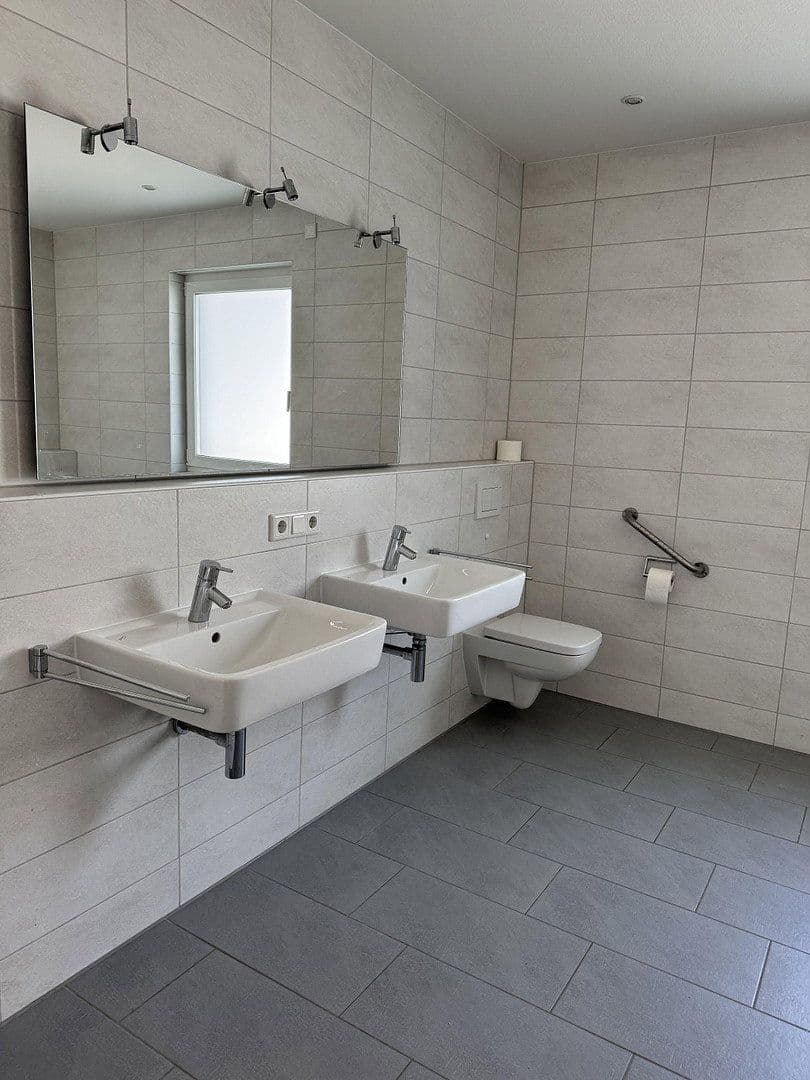 Pronájem domu 189 m², pozemek 343 m², Im Brünnel 26A, Hirschberg an der Bergstraße, Bádensko-Württembersko Pronájem domu 189 m², pozemek 343 m², Im Brünnel 26A, Hirschberg an der Bergstraße, Bádensko-Württembersko