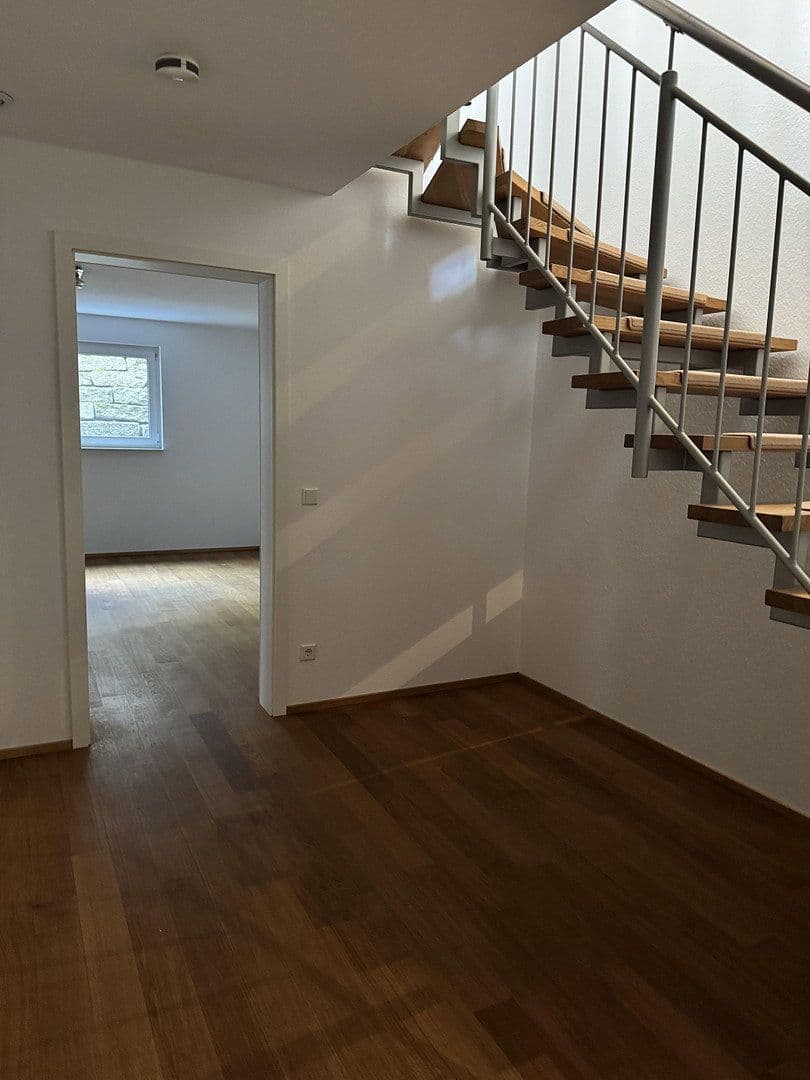Pronájem domu 189 m², pozemek 343 m², Im Brünnel 26A, Hirschberg an der Bergstraße, Bádensko-Württembersko Pronájem domu 189 m², pozemek 343 m², Im Brünnel 26A, Hirschberg an der Bergstraße, Bádensko-Württembersko