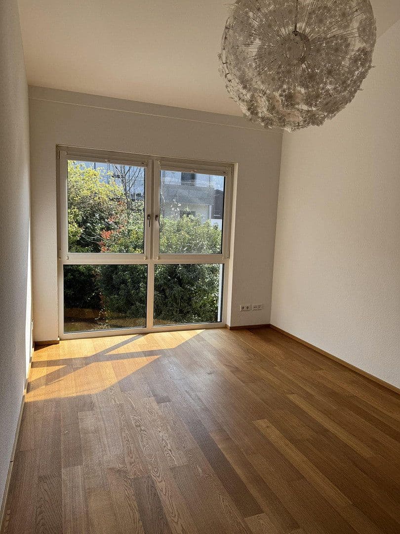 Pronájem domu 189 m², pozemek 343 m², Im Brünnel 26A, Hirschberg an der Bergstraße, Bádensko-Württembersko Pronájem domu 189 m², pozemek 343 m², Im Brünnel 26A, Hirschberg an der Bergstraße, Bádensko-Württembersko