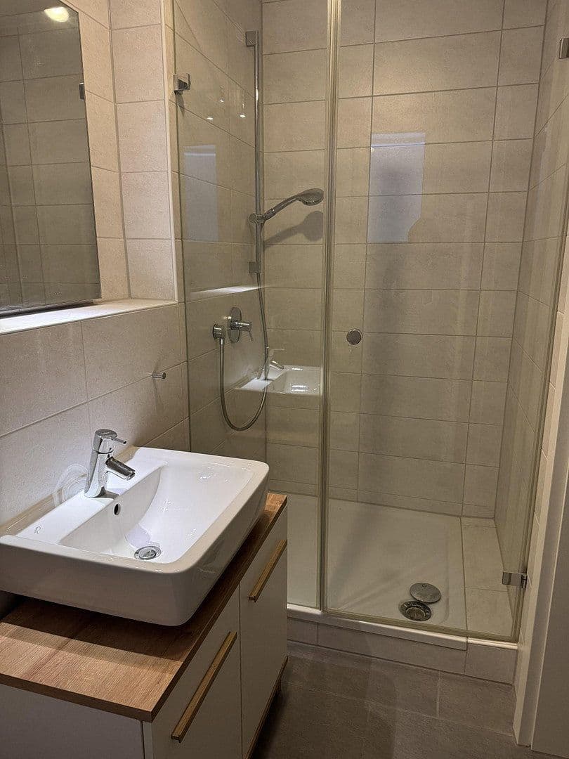 Pronájem domu 189 m², pozemek 343 m², Im Brünnel 26A, Hirschberg an der Bergstraße, Bádensko-Württembersko Pronájem domu 189 m², pozemek 343 m², Im Brünnel 26A, Hirschberg an der Bergstraße, Bádensko-Württembersko