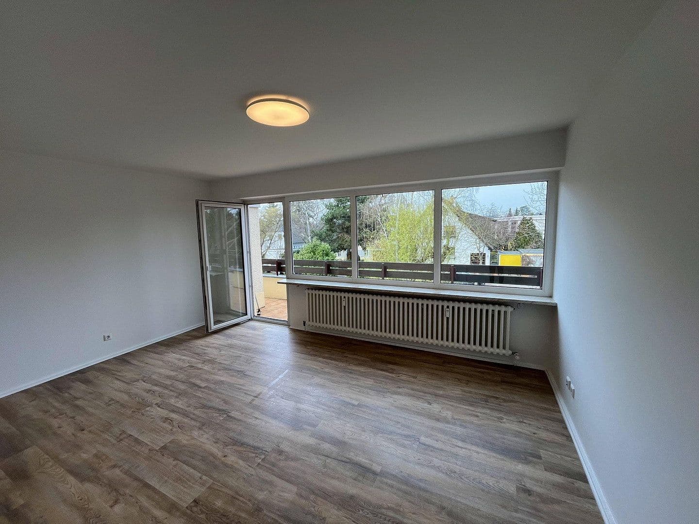 Prodej bytu 3+1 80 m², Dahlemer Weg 93, Berlin, Berlín Prodej bytu 3+1 80 m², Dahlemer Weg 93, Berlin, Berlín