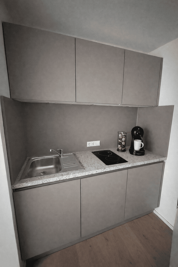 Pronájem bytu 1+1 25 m², Hoheneckstrasse 87, München, Bavorsko Pronájem bytu 1+1 25 m², Hoheneckstrasse 87, München, Bavorsko