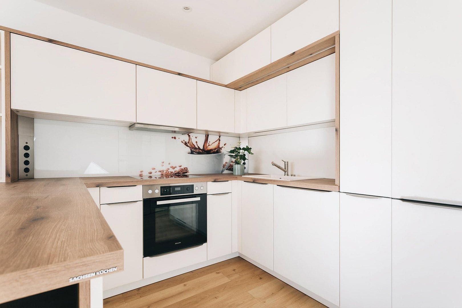 Prodej bytu 2+1 71 m², Meußlitzer Straße, Dresden, Sasko Prodej bytu 2+1 71 m², Meußlitzer Straße, Dresden, Sasko