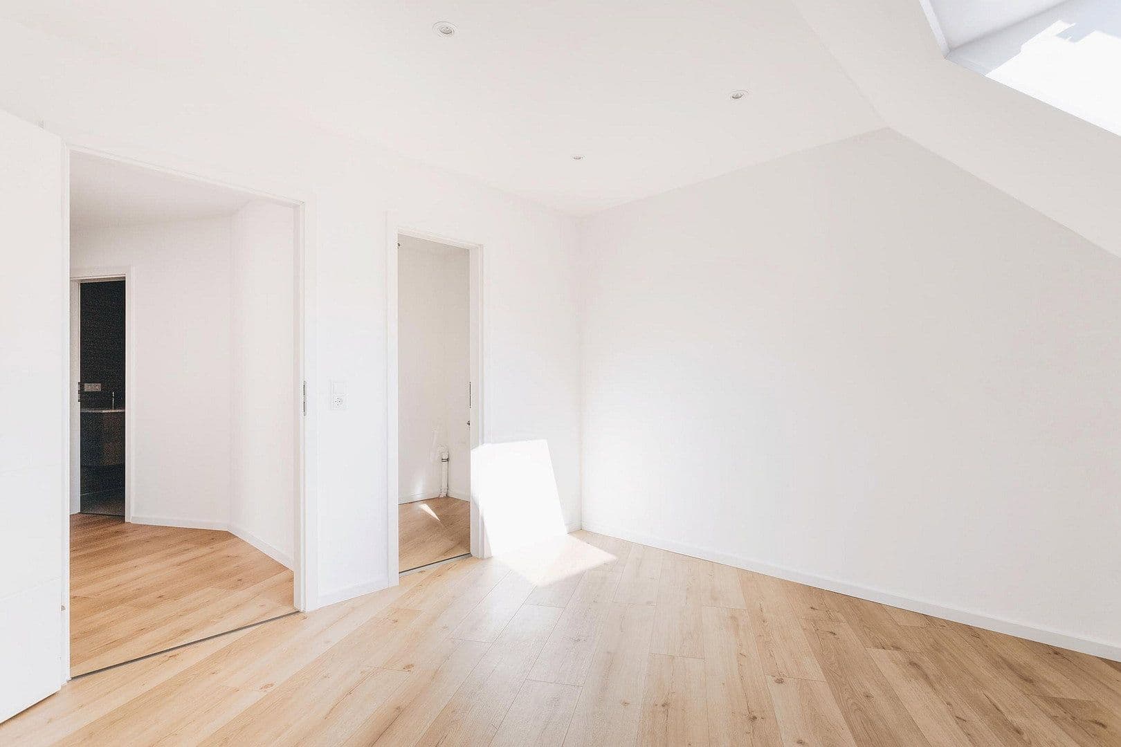 Prodej bytu 2+1 71 m², Meußlitzer Straße, Dresden, Sasko Prodej bytu 2+1 71 m², Meußlitzer Straße, Dresden, Sasko