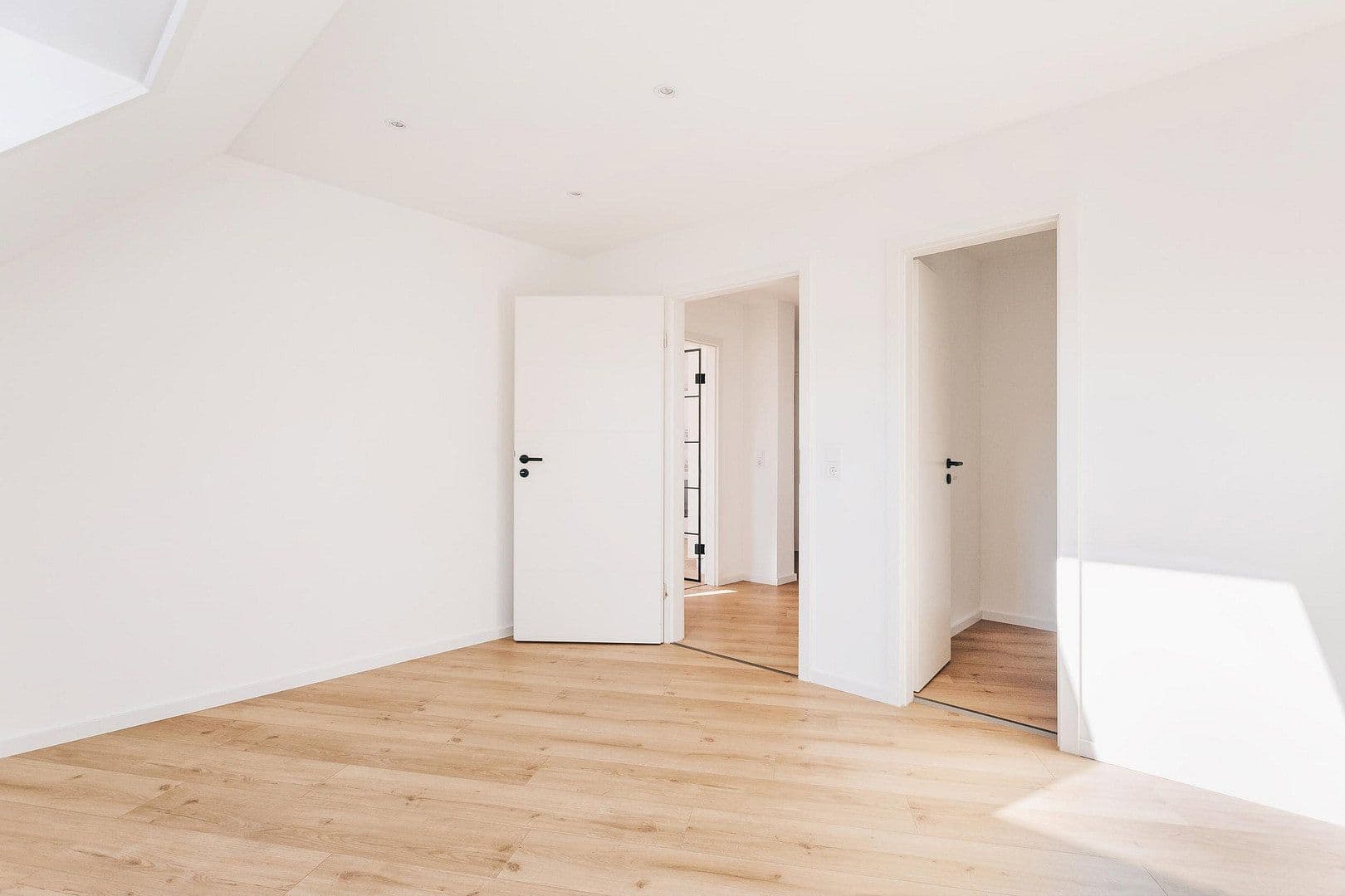 Prodej bytu 2+1 71 m², Meußlitzer Straße, Dresden, Sasko Prodej bytu 2+1 71 m², Meußlitzer Straße, Dresden, Sasko