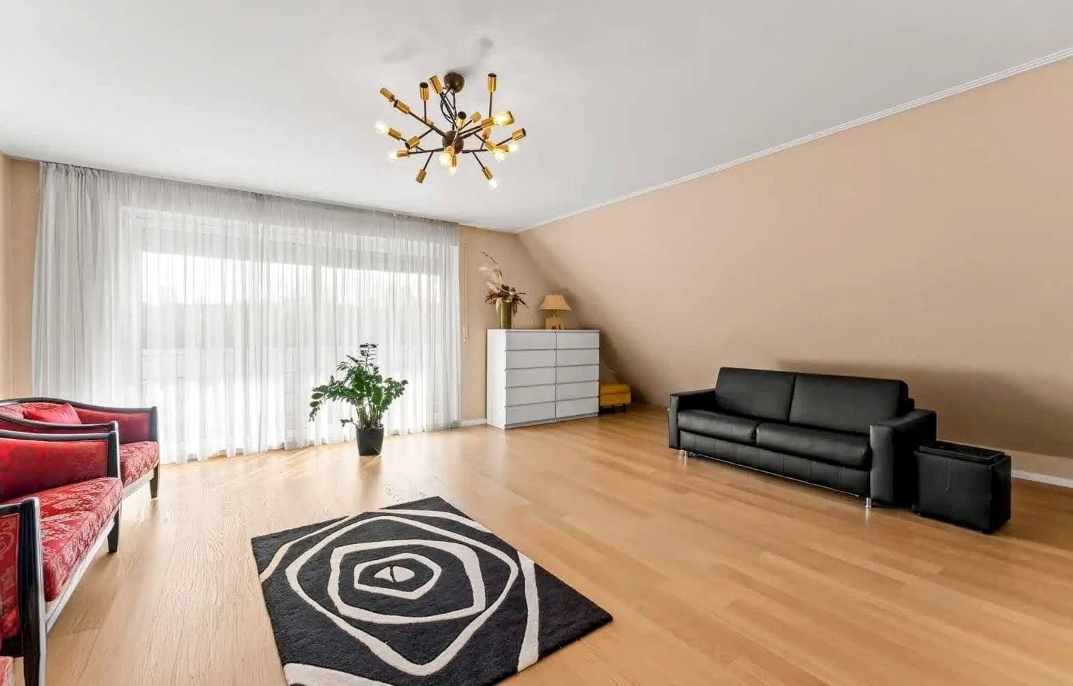 Prodej domu 295 m², pozemek 1.070 m², Bremen, Bremen Prodej domu 295 m², pozemek 1.070 m², Bremen, Bremen