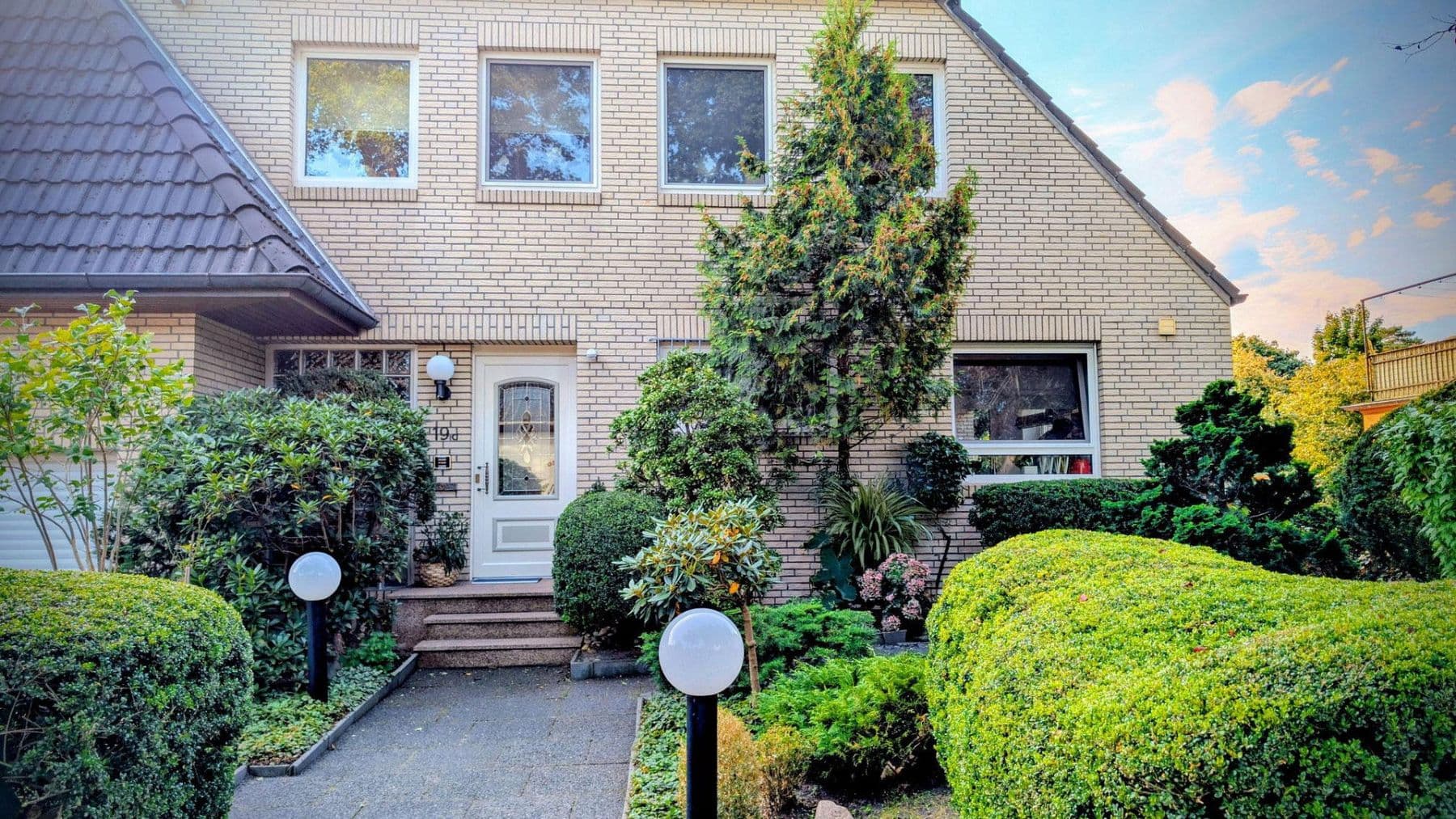 Prodej domu 295 m², pozemek 1.070 m², Bremen, Bremen Prodej domu 295 m², pozemek 1.070 m², Bremen, Bremen