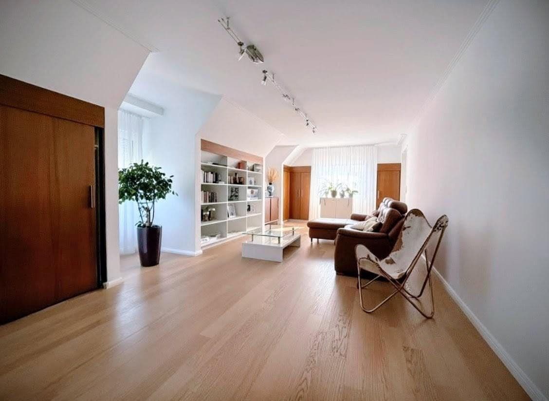 Prodej domu 295 m², pozemek 1.070 m², Bremen, Bremen Prodej domu 295 m², pozemek 1.070 m², Bremen, Bremen