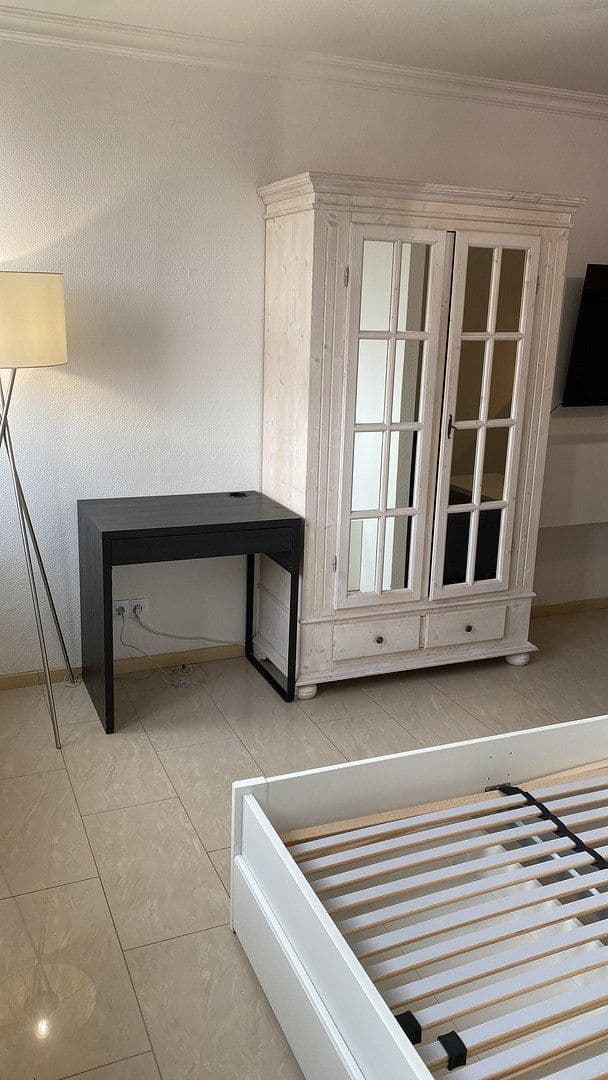 Pronájem bytu 1+1 30 m², Rosenbergstraße 44, Heilbronn, Bádensko-Württembersko Pronájem bytu 1+1 30 m², Rosenbergstraße 44, Heilbronn, Bádensko-Württembersko