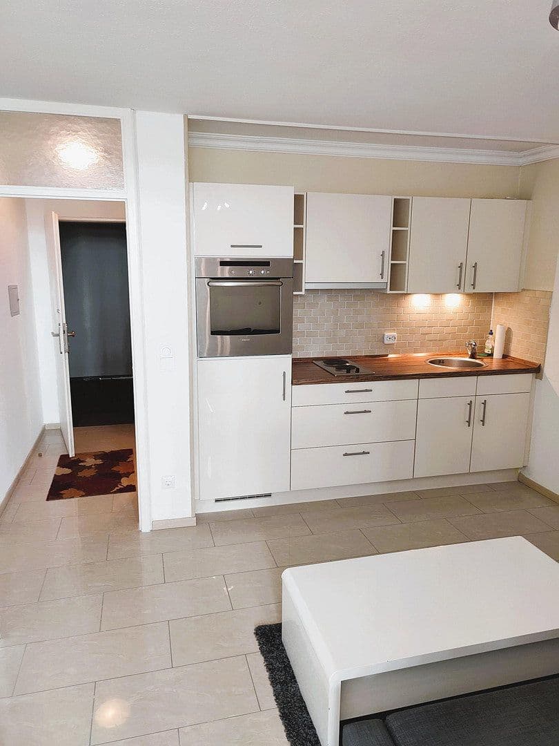 Pronájem bytu 1+1 30 m², Rosenbergstraße 44, Heilbronn, Bádensko-Württembersko Pronájem bytu 1+1 30 m², Rosenbergstraße 44, Heilbronn, Bádensko-Württembersko