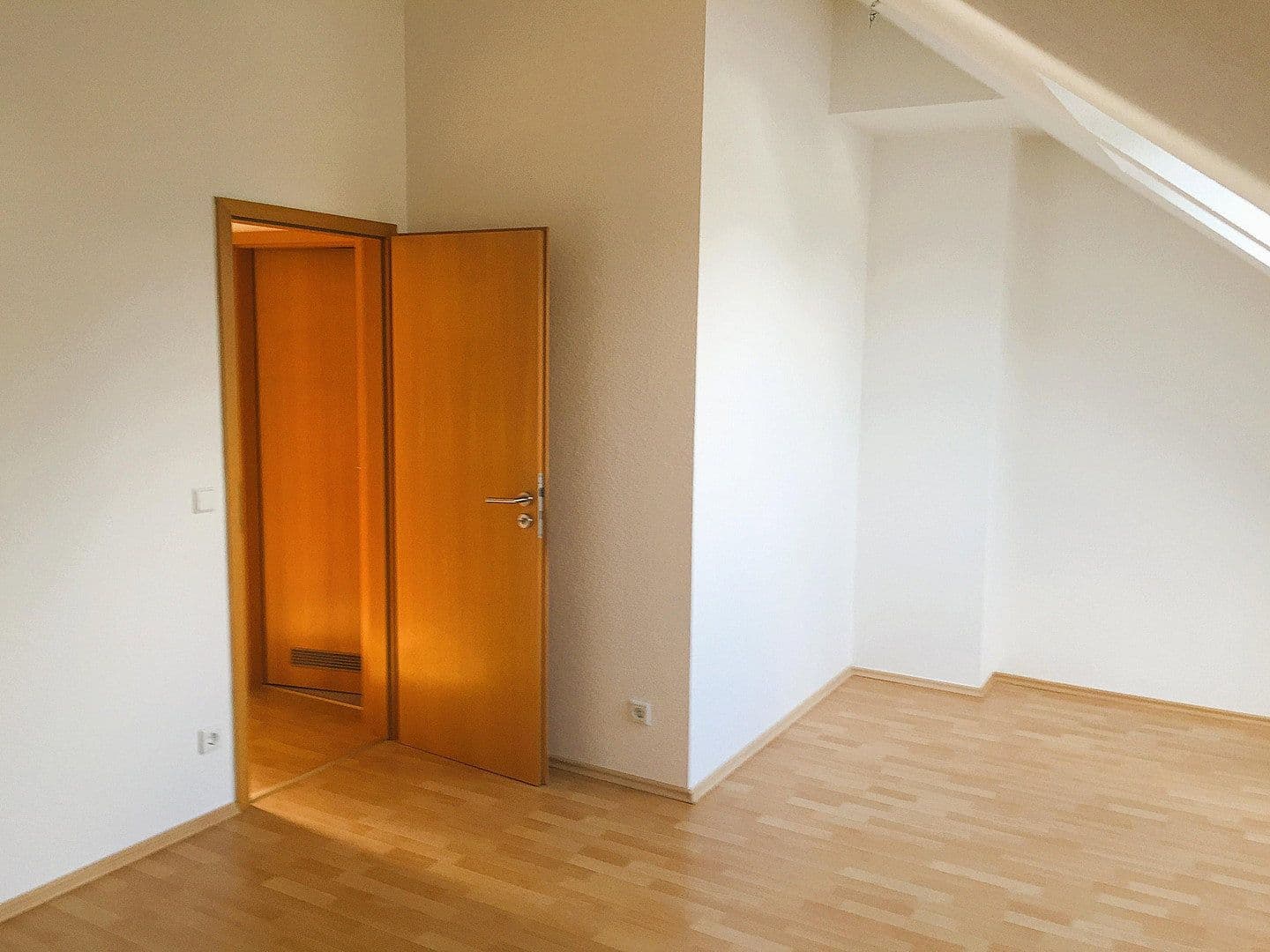 Prodej bytu 3+1 87 m², Jahnstr. 10, Heiligenhaus, Severní Porýní-Vestfálsko Prodej bytu 3+1 87 m², Jahnstr. 10, Heiligenhaus, Severní Porýní-Vestfálsko