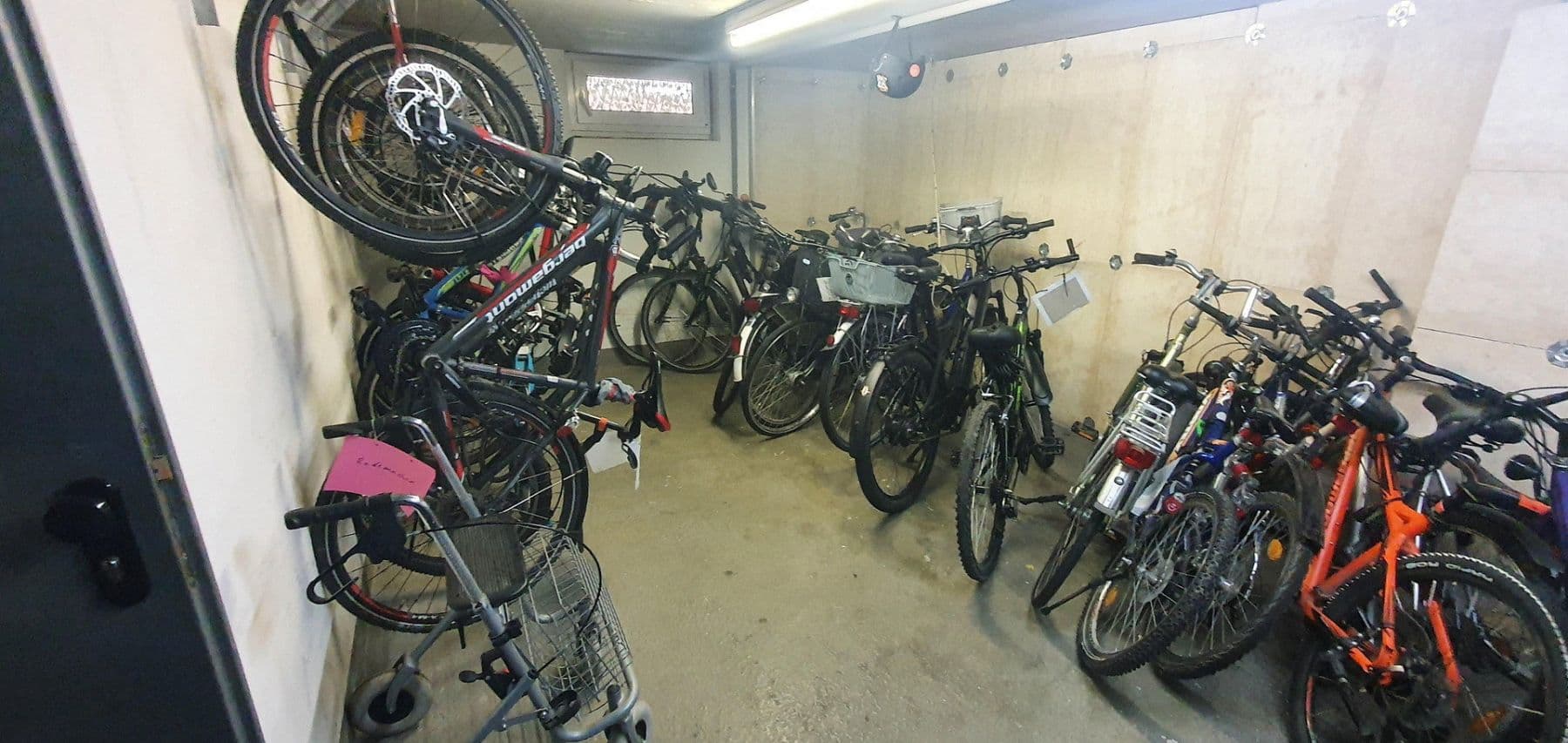 Prodej bytu 3+1 87 m², Jahnstr. 10, Heiligenhaus, Severní Porýní-Vestfálsko Prodej bytu 3+1 87 m², Jahnstr. 10, Heiligenhaus, Severní Porýní-Vestfálsko