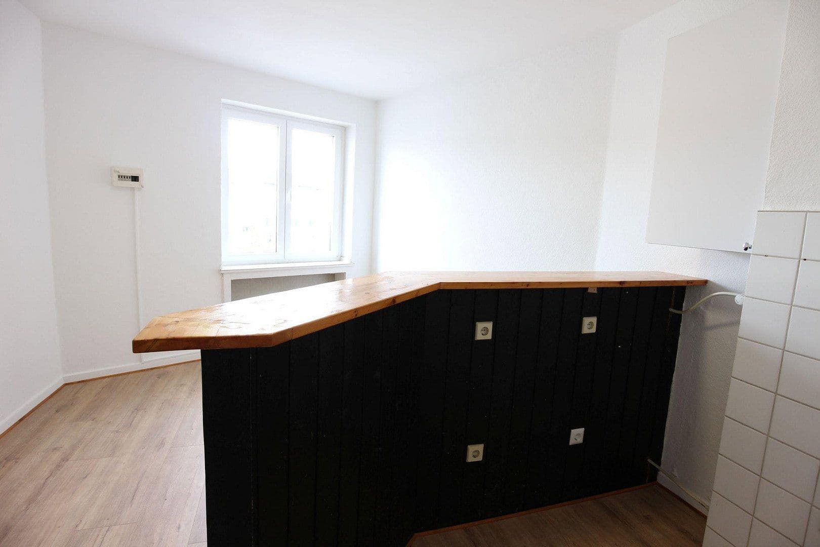 Pronájem bytu 2+1 39 m², Düsseldorf, Severní Porýní-Vestfálsko Pronájem bytu 2+1 39 m², Düsseldorf, Severní Porýní-Vestfálsko