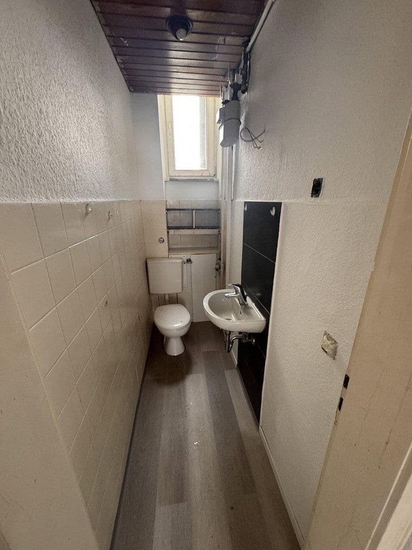 Pronájem bytu 4+1 82 m², Dammstraße 17, Pforzheim, Bádensko-Württembersko Pronájem bytu 4+1 82 m², Dammstraße 17, Pforzheim, Bádensko-Württembersko