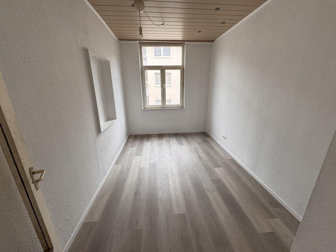 Pronájem bytu 4+1 82 m², Dammstraße 17, Pforzheim, Bádensko-Württembersko Pronájem bytu 4+1 82 m², Dammstraße 17, Pforzheim, Bádensko-Württembersko